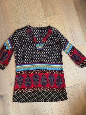 Tolani Black, Red & Blue Patterned V-Neck Tunic